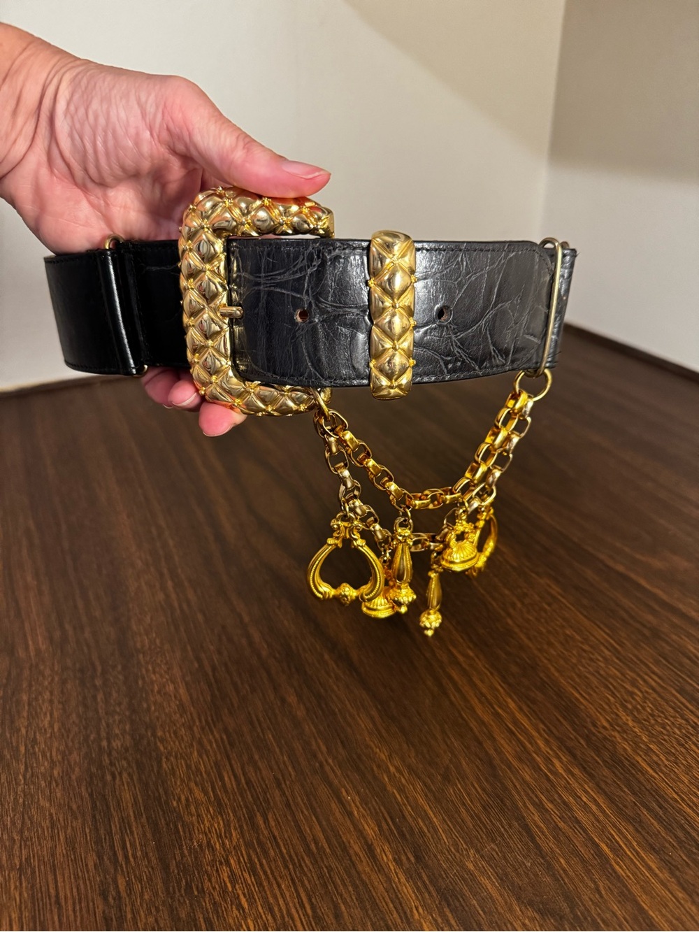 Streets Ahead Black Croc-Embossed Belt with Gold Charm Chain Small Y2K - Picture 3 of 8